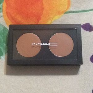 MAC cosmetic Studio finish concealer duo NW40/NC45